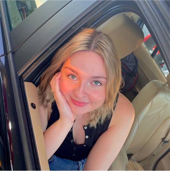 Meet your Posher, Zoe - Picture 1 of 1